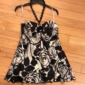 White House Black Market sleeveless top